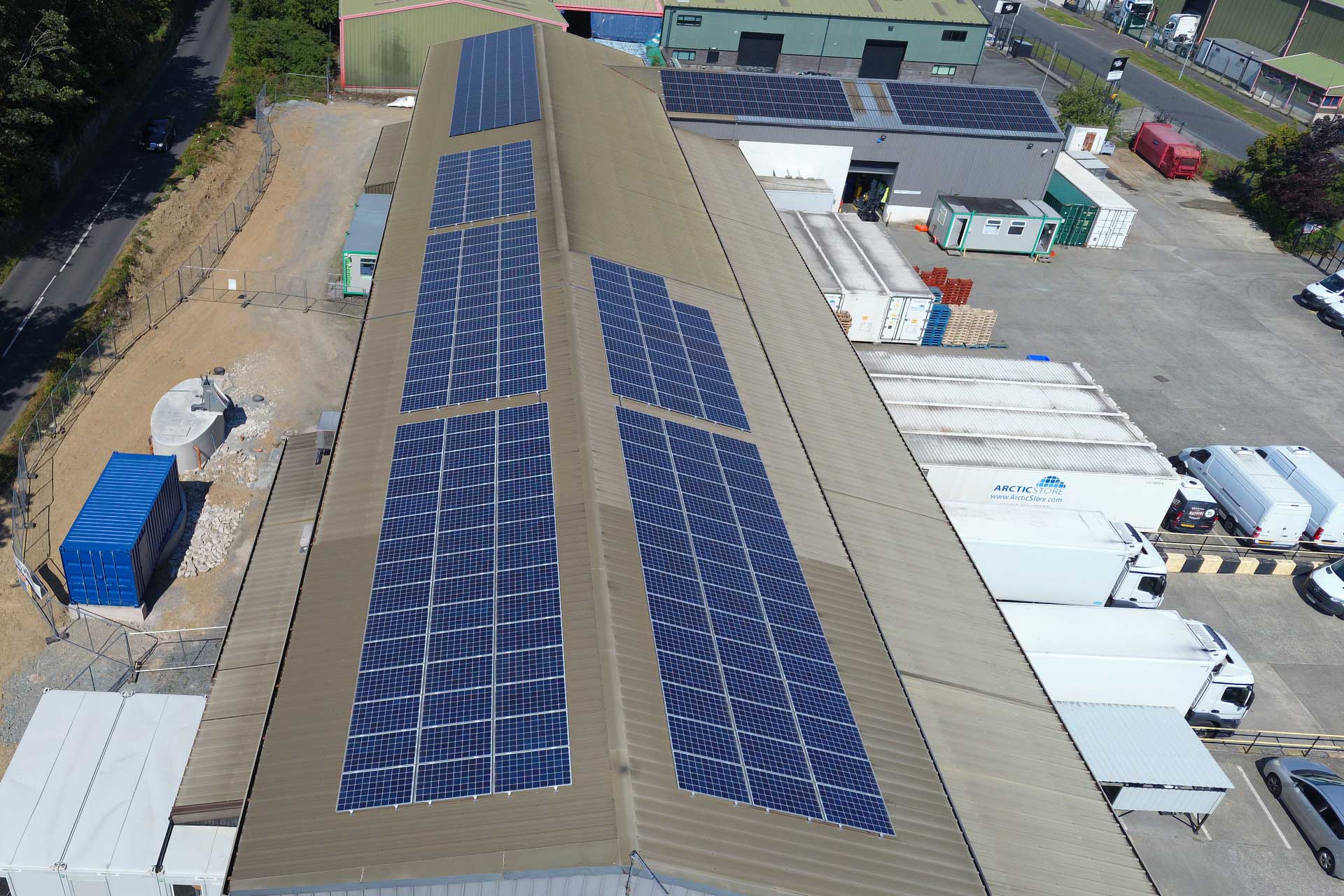 Rooftop solar array on the Deli Lites food manufacturing plant